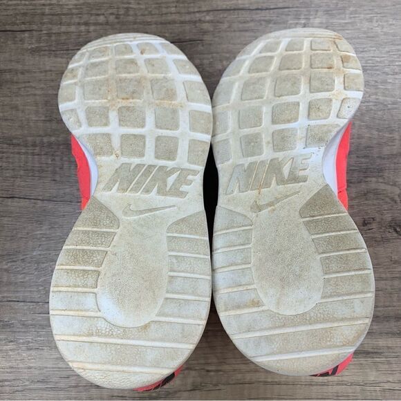 Nike~Kaishi Crimson~Women’s Running Shoes Neon Pink~Size 8 - Picture 8 of 9